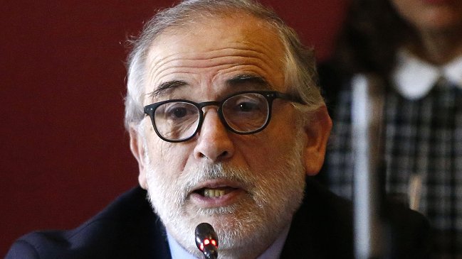 Carlos Montes asume rol de apoyo directo a Alejandro Guillier