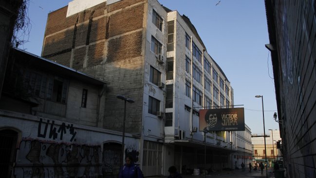 Investigan muerte de un hombre en albergue Víctor Jara