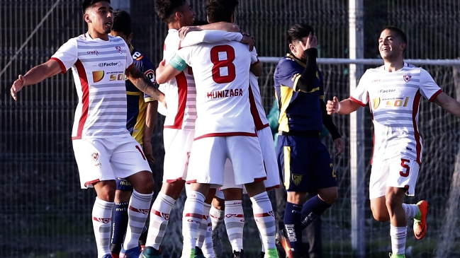 Deportes Copiapó venció a Barnechea y dormirá como exclusivo líder de la Primera B