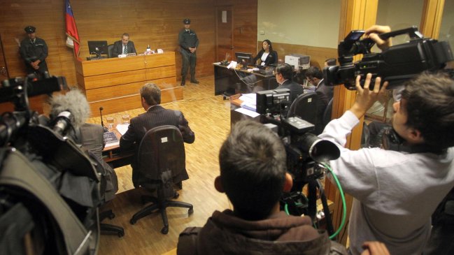 Formalizan a conductor que protagonizó loca carrera en Valparaíso y dejó una mujer herida