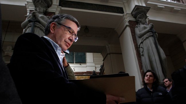 Lavín afirmó que Enel no ha pagado el hotel de los vecinos de Las Condes