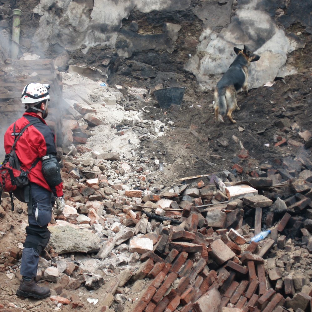Con simulador de terremotos y alimentos para sobrevivir 25 años llega 