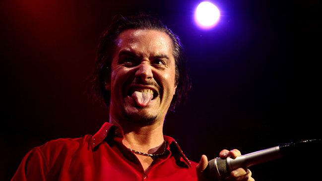 Mike Patton sufrió accidente de tránsito y debió cancelar recital