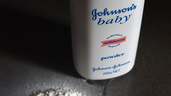 Johnson & Johnson deberá pagar millonaria multa por caso de cáncer ligado a talco