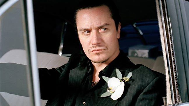 La verdad tras el accidente de Mike Patton: Se cayó andando en skate