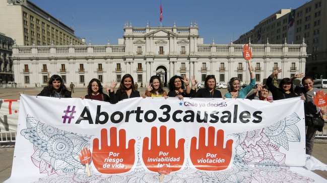 Diario El País destacó aprobación del aborto: 