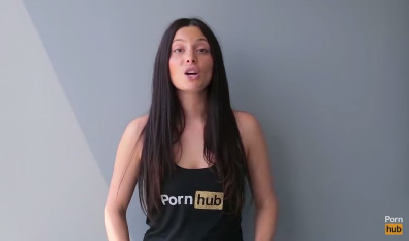 Sitio porno ayudó a padrino de bodas a jugarle una broma al novio