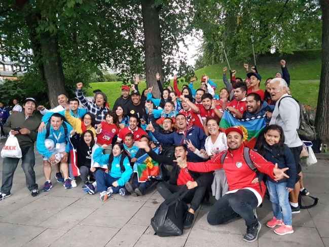 Selecciones chilenas de fútbol calle debutaron con éxito en el Mundial