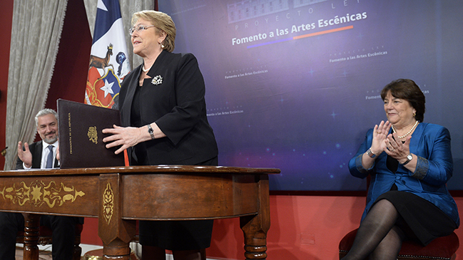 Presidenta Bachelet firmó el Proyecto de Ley sobre Fomento de las Artes Escénicas