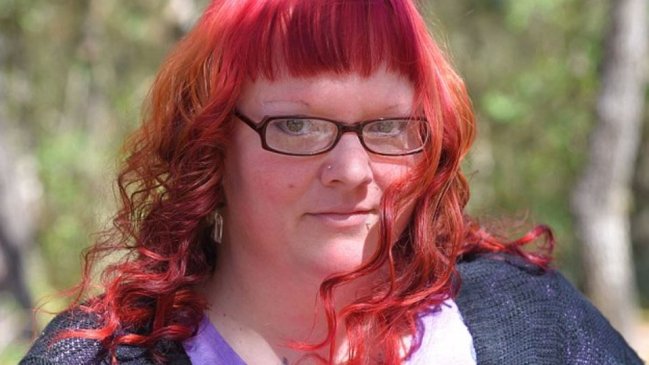 La historia de la neonazi que se enamoró de una mujer negra