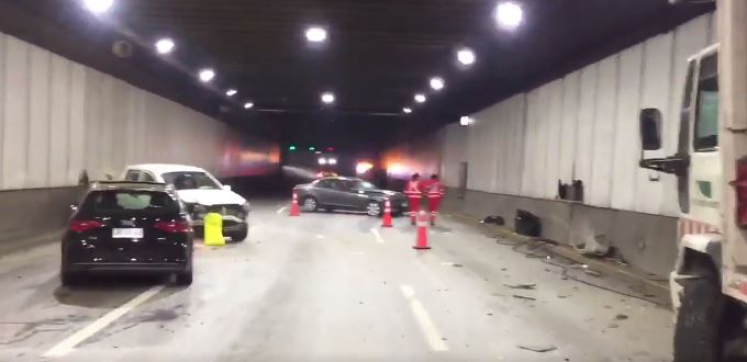 Cinco trabajadores lesionados tras accidente en Costanera Norte