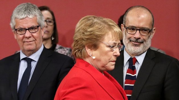 Bachelet cambió a integrantes del equipo económico