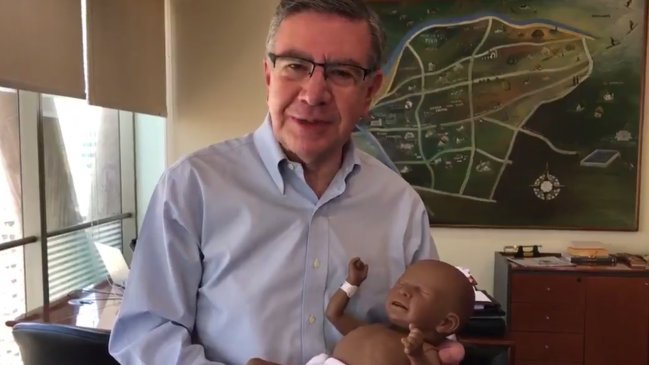 El innovador programa con que Joaquín Lavín quiere disminuir el embarazo adolescente