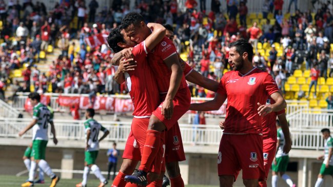 Unión La Calera derrotó a Puerto Montt y alcanzó momentáneamente al líder Copiapó en Primera B