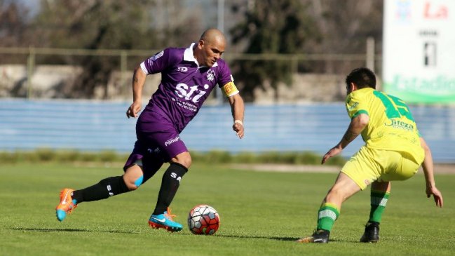 Deportes Vallenar tomó el liderato en la Segunda División tras superar a San Antonio Unido