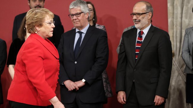 Gobierno da por superada la crisis por renuncia de ministros: 