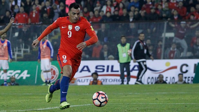 Juan Antonio Pizzi ratificó que Esteban Paredes viaja a La Paz para el duelo ante Bolivia