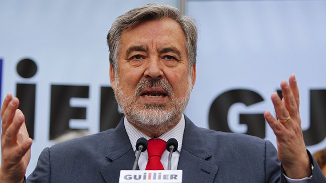 Guillier responde a polémica por informes: 