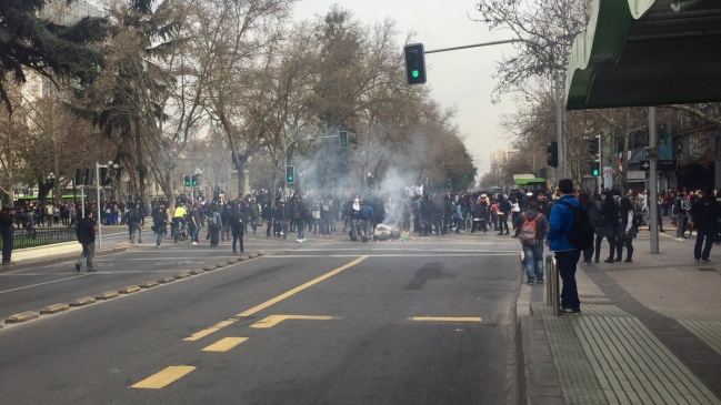 Estudiantes marcharon contra proyecto de universidades estatales