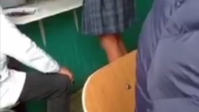 Denuncian a inspector de liceo por grabar bajo faldas de alumnas