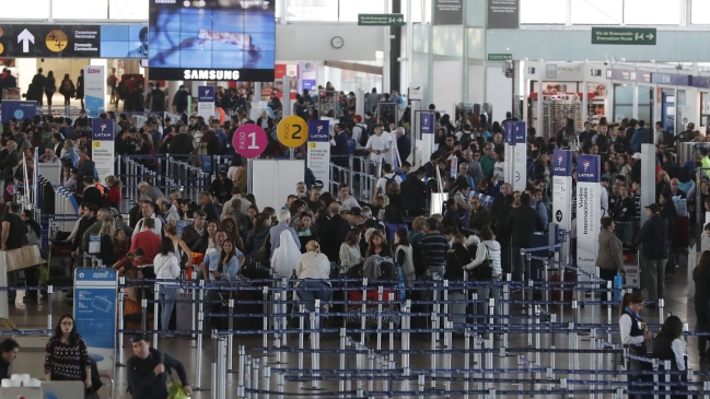 Latam pide a sus pasajeros reconsiderar vuelos al Caribe por huracán