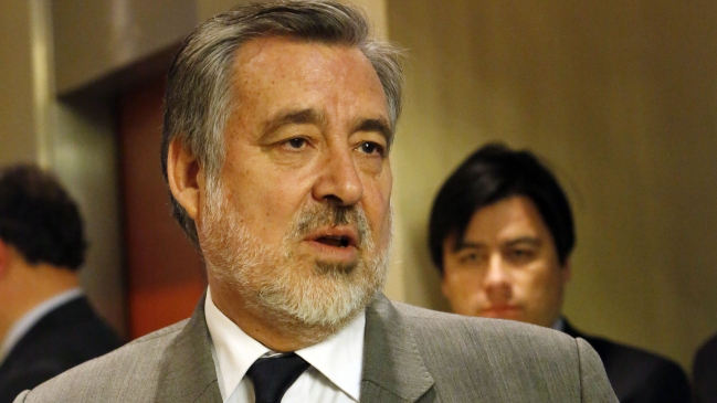 Guillier pidió a comité que se pronuncie sobre todas las asesorías externas que ha recibido