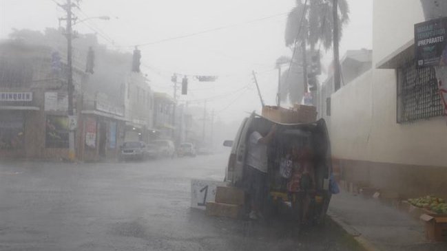 Huracán Irma deja al menos cinco muertos en su paso por el Caribe