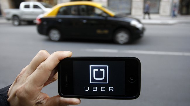Gobierno: Uber y Cabify están prohibidas, pero uno no puede tener un fiscalizador por auto