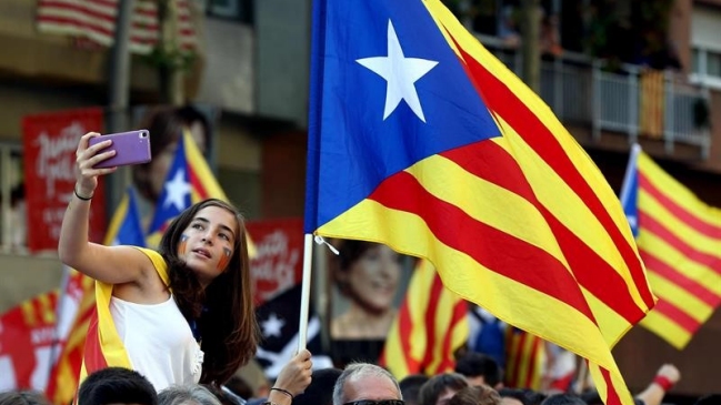 Fiscalía se querelló contra gobierno catalán por referéndum