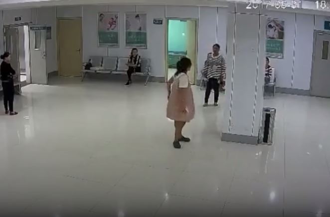 Mujer embarazada se suicidó luego de que su marido se opusiera a una cesárea