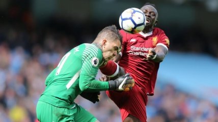 La feroz patada de Sadio Mané que sacó a Ederson del duelo entre Manchester City y Liverpool