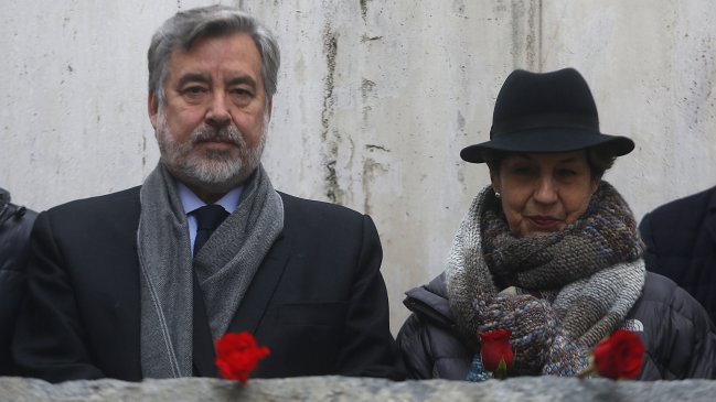 Guillier: Ex comandantes debieran dirigir mensajes a quienes violaron DDHH