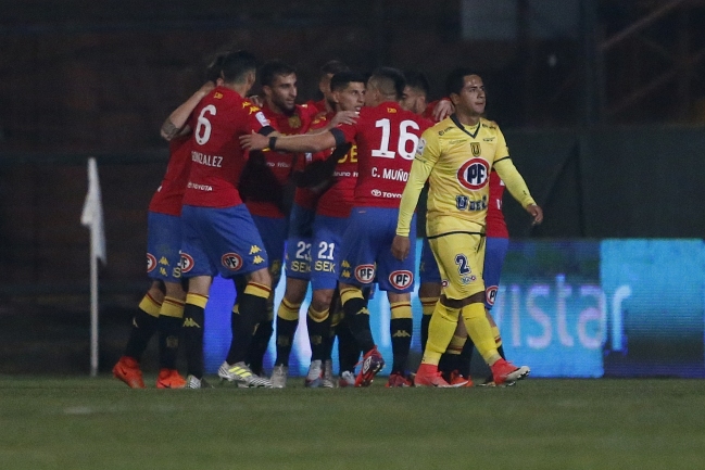 Resumen: Unión Española es sólido líder y es acosado por Everton