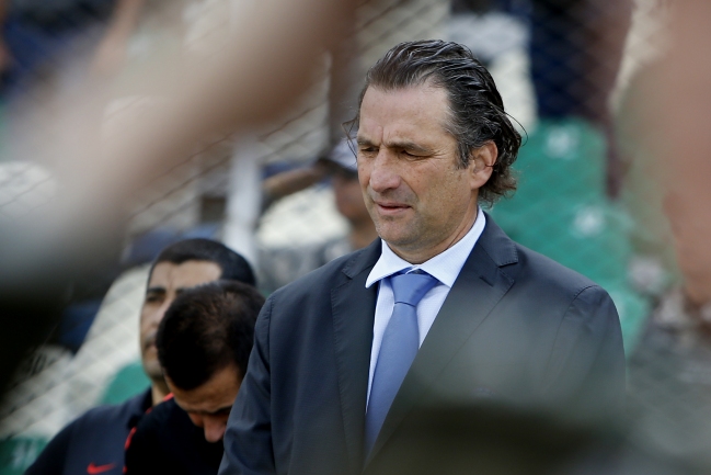 Pizzi evalúa viajar a Europa para reunirse con referentes de la Roja