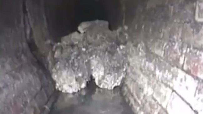 El enorme tapón que bloquea las alcantarillas de Londres