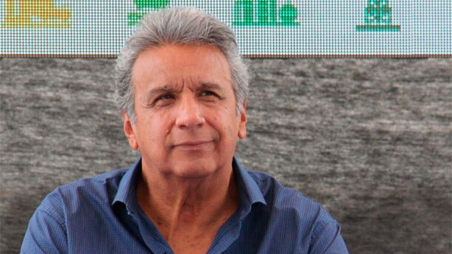 Presidente de Ecuador denuncia hallazgo de cámara oculta en su despacho