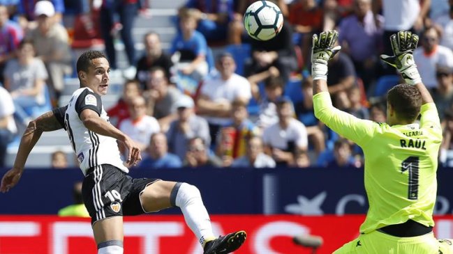 Valencia de Fabián Orellana igualó con Levante por la cuarta fecha de la liga española