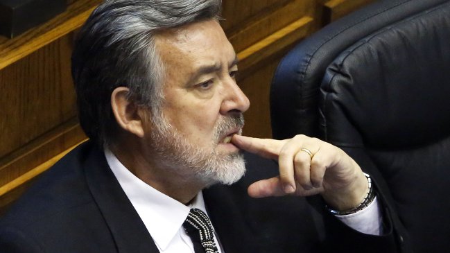 Guillier por ausencia de Piñera a Te Deum ecuménico: La fiesta no le resultó, por eso no va