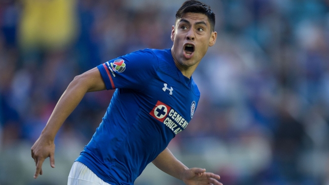 Felipe Mora comandó con un gol la reacción de Cruz Azul ante Santos Laguna