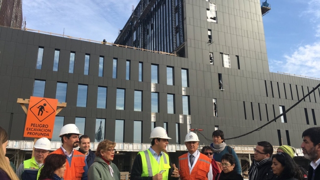 Nuevo Hospital Félix Bulnes será el primero con una fachada negra