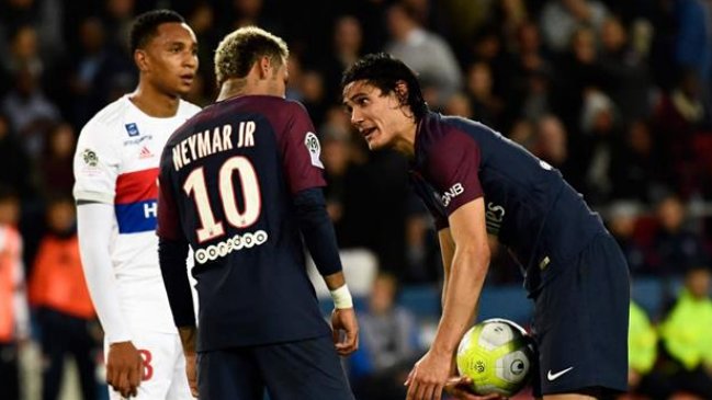 Diego Forlán: Lo que hizo Neymar a Cavani no se lo hacía a Messi