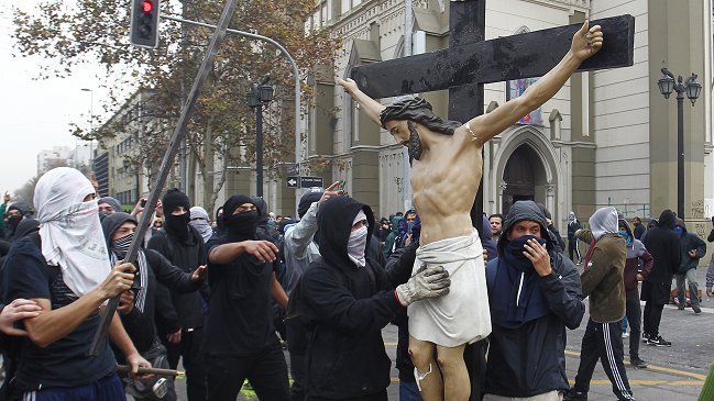 Joven tendrá que pagar 2,6 millones por ataque al Templo de la Gratitud Nacional