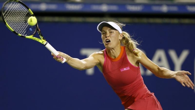 Caroline Wozniacki sufrió ante Shelby Rogers para avanzar en Tokio