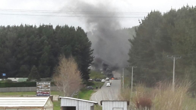 Pescadores artesanales protestan contra ley de Pesca cortando caminos de acceso a Lebu