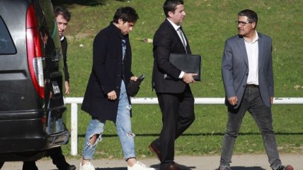 Jorge Valdivia se presentó al Tribunal de Disciplina para defenderse