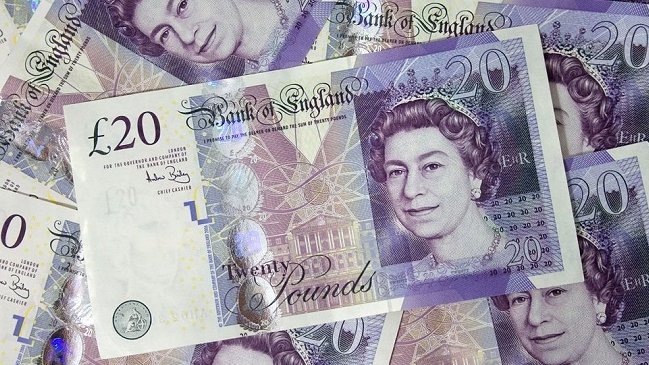 Bancos británicos bloquearán cuentas de inmigrantes ilegales