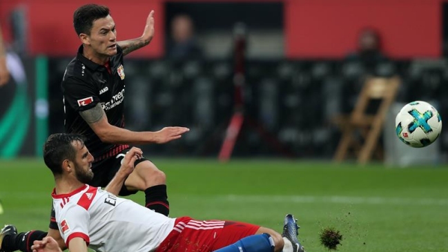 Charles Aránguiz fue protagonista en triunfo de Bayer Leverkusen sobre Hamburgo