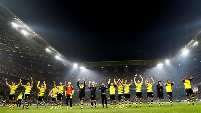  Borussia Dortmund ridiculizó a la extrema derecha alemana  