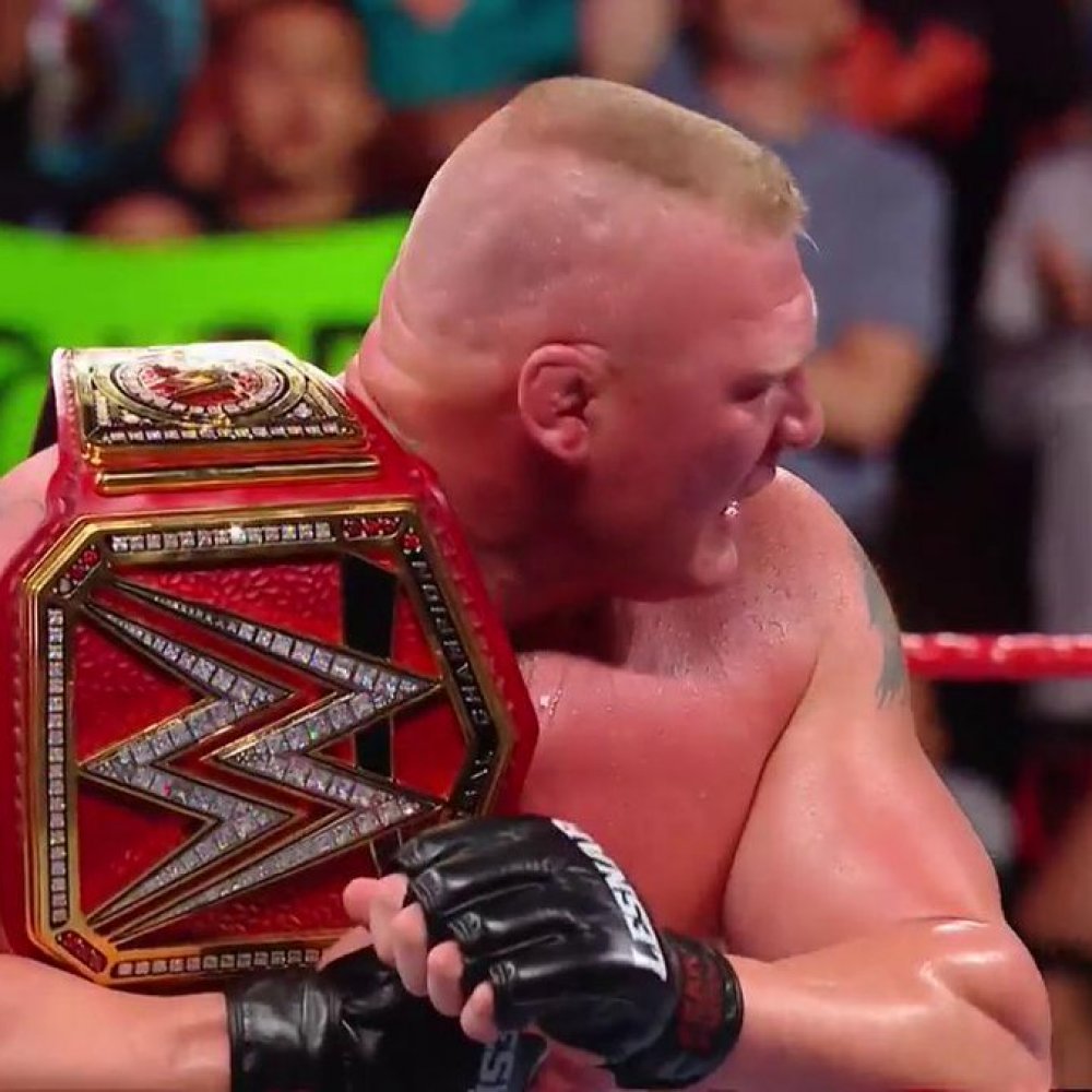 Brock Lesnar retuvo el título Universal de WWE ante Braun Strowman en No Mercy