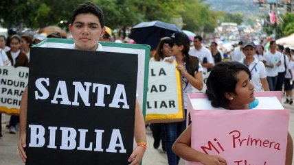   Con una marcha se conmemoró el 